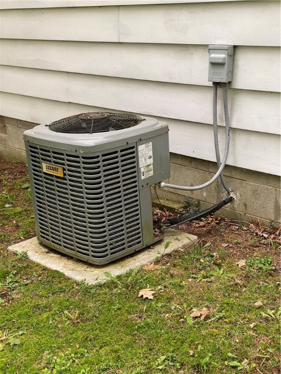 Hempfield Twp - Mer, Pennsylvania 16125, United States, 3 Bedrooms Bedrooms, ,3 BathroomsBathrooms,Residential,Contingent,120090