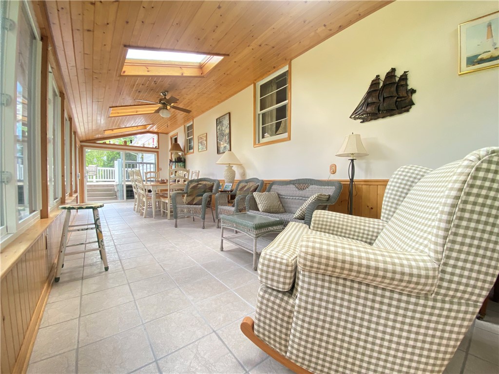 Hempfield Twp - Mer, Pennsylvania 16125, United States, 3 Bedrooms Bedrooms, ,3 BathroomsBathrooms,Residential,Contingent,120090