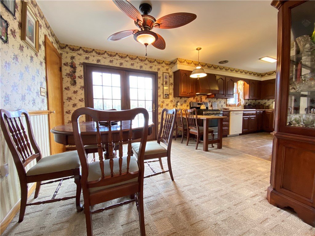 Hempfield Twp - Mer, Pennsylvania 16125, United States, 3 Bedrooms Bedrooms, ,3 BathroomsBathrooms,Residential,Contingent,120090