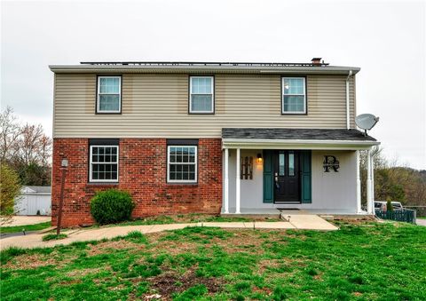120 Scottsdale Dr Moon/Crescent Twp PA 15108