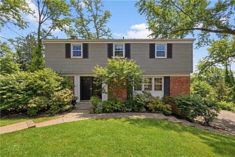 Photo of 209 Grandview Drive S, Pittsburgh, PA 15215 (MLS # 1745008)