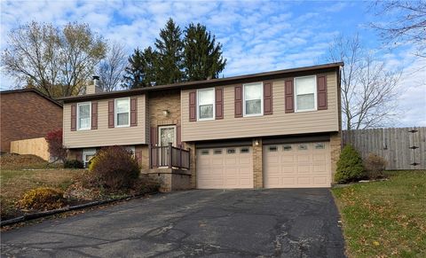 Photo of 104 Teton Dr, Pittsburgh, PA 15239 (MLS # 1733802)