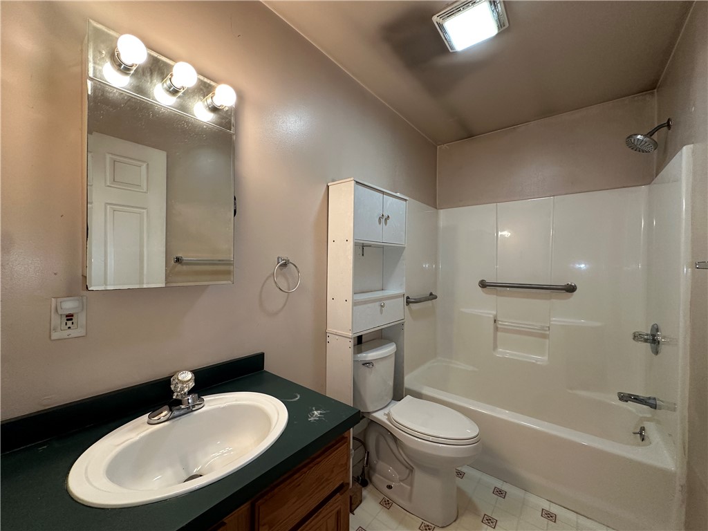 Neshannock Twp, Pennsylvania 16105, United States, 3 Bedrooms Bedrooms, ,2 BathroomsBathrooms,Residential,Active,230320