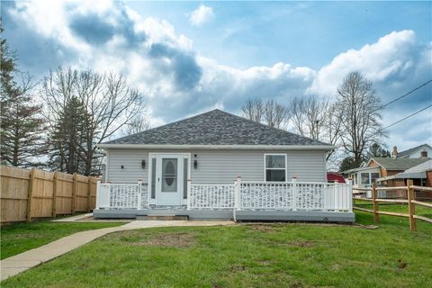 Photo of 423 16th Ave, Beaver Falls, PA 15010 (MLS # 1746216)