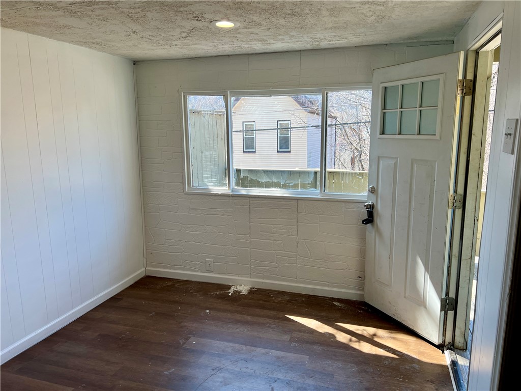 328 Clugston Ave Ave, Turtle Creek, Pennsylvania image 10