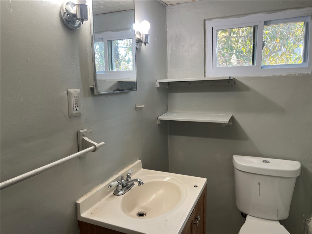 328 Clugston Ave Ave, Turtle Creek, Pennsylvania image 18