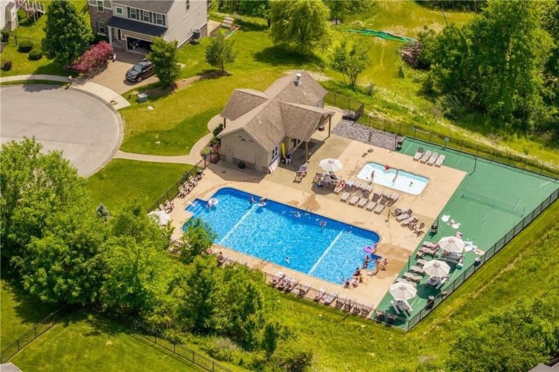 2087 Majestic Dr