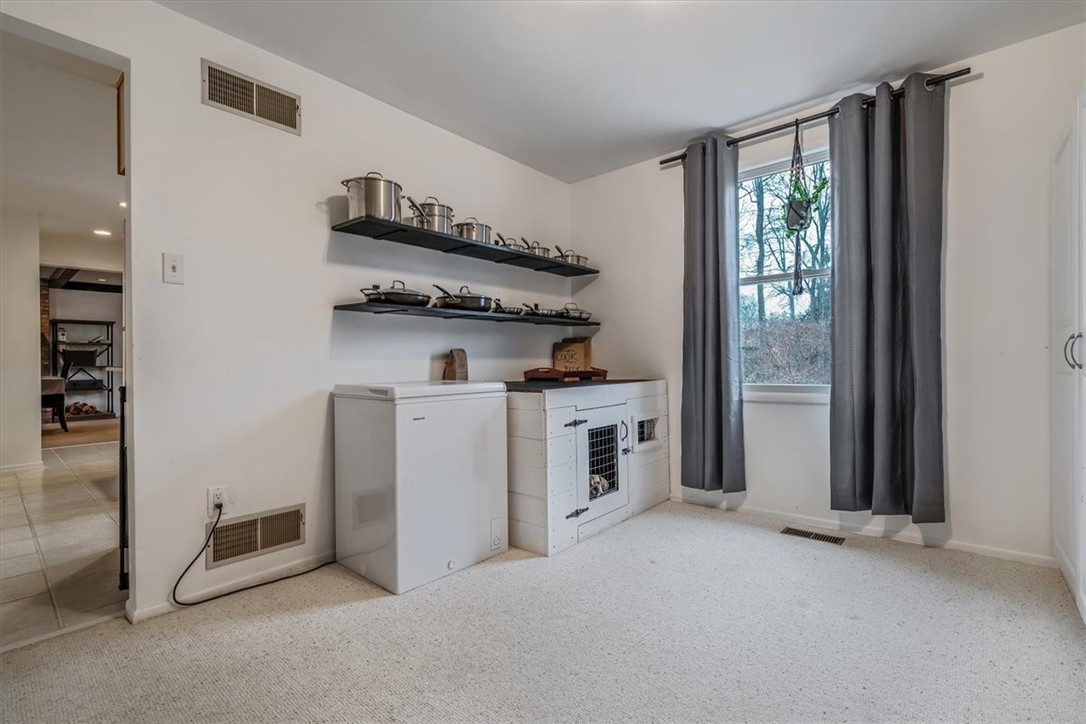 Upper St. Clair, Pennsylvania 15241, United States, 5 Bedrooms Bedrooms, ,3 BathroomsBathrooms,Residential,Contingent,2288