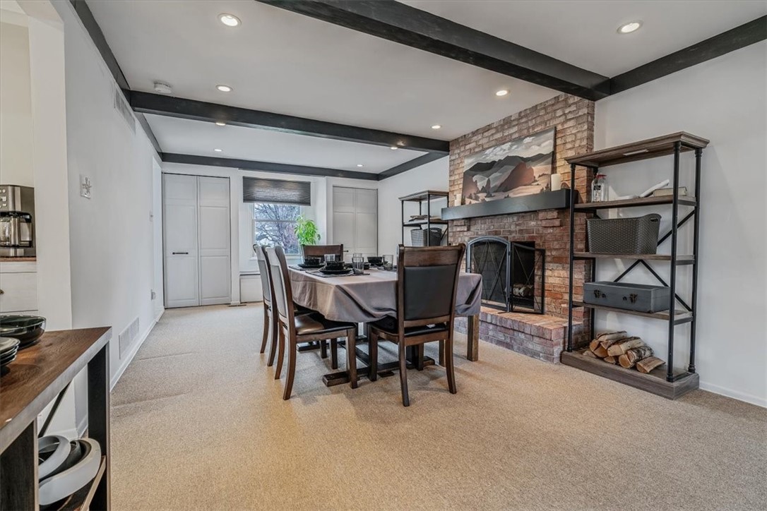 Upper St. Clair, Pennsylvania 15241, United States, 5 Bedrooms Bedrooms, ,3 BathroomsBathrooms,Residential,Contingent,2288