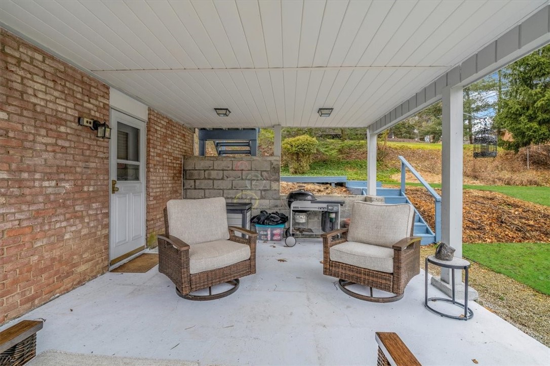 Upper St. Clair, Pennsylvania 15241, United States, 5 Bedrooms Bedrooms, ,3 BathroomsBathrooms,Residential,Contingent,2288