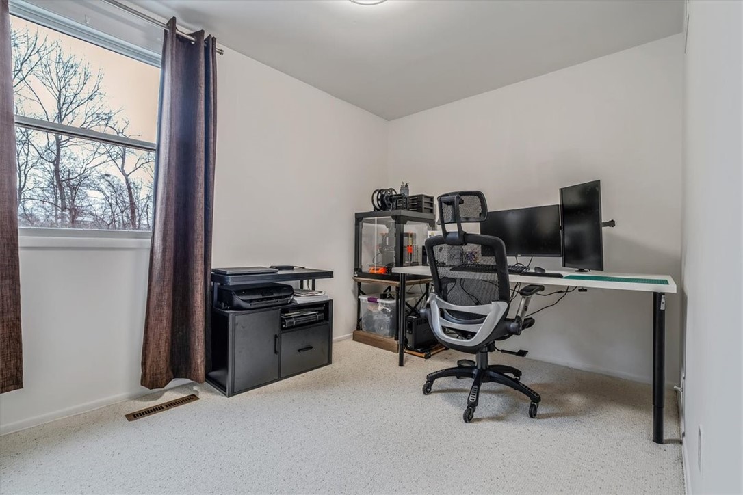 Upper St. Clair, Pennsylvania 15241, United States, 5 Bedrooms Bedrooms, ,3 BathroomsBathrooms,Residential,Contingent,2288