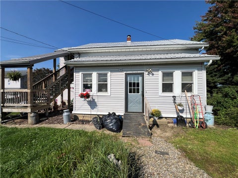 Homes For Sale - 1989 Perry Hwy Hwy<br/> Fairview Twp, PA 16124
