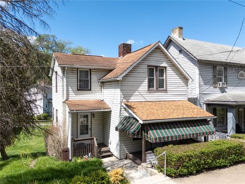 Photo of 226 Elm St, Canonsburg, PA 15317 (MLS # 1749974)