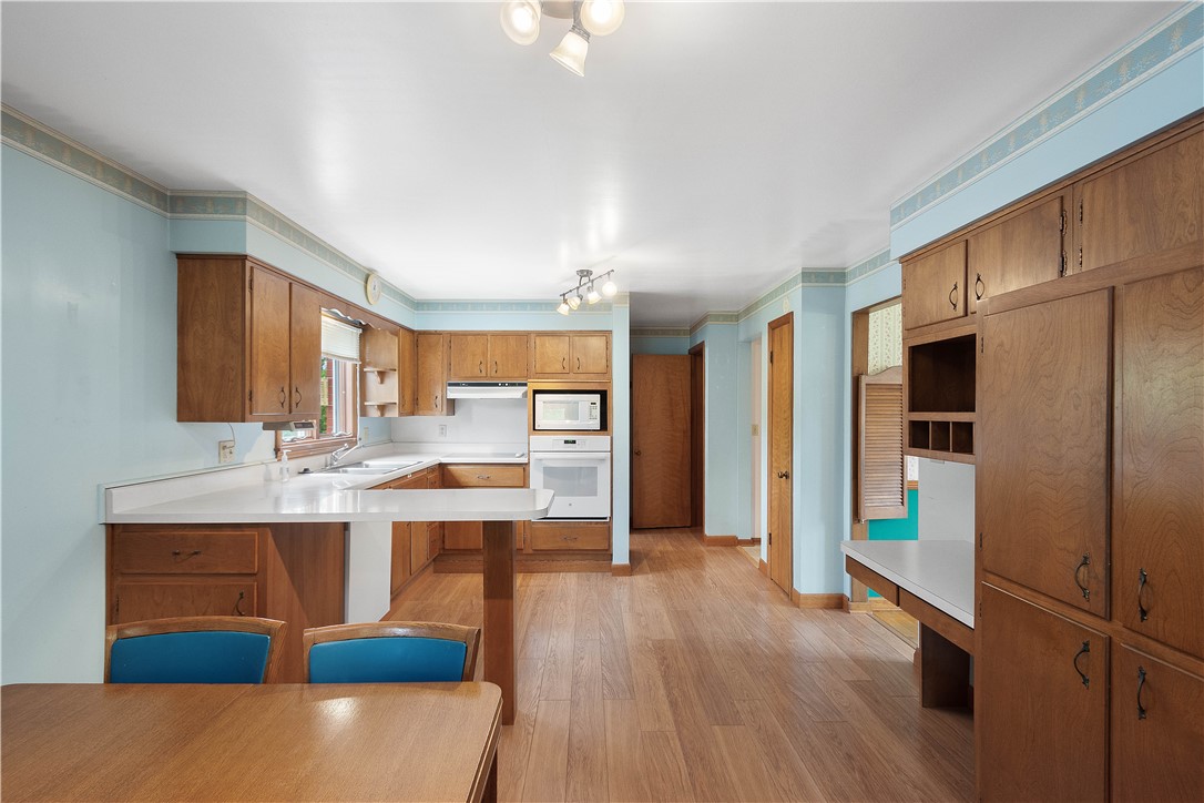 Peters Twp, Pennsylvania 15367, United States, 4 Bedrooms Bedrooms, ,3 BathroomsBathrooms,Residential,Pending,57852