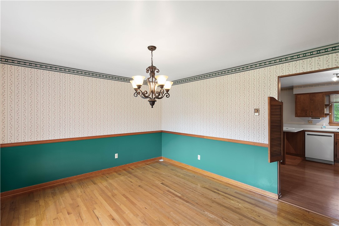 Peters Twp, Pennsylvania 15367, United States, 4 Bedrooms Bedrooms, ,3 BathroomsBathrooms,Residential,Pending,57852