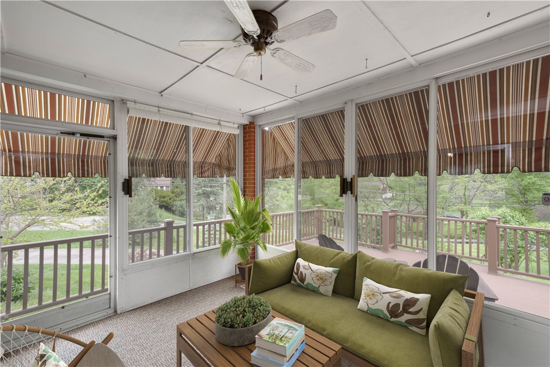 Peters Twp, Pennsylvania 15367, United States, 4 Bedrooms Bedrooms, ,3 BathroomsBathrooms,Residential,Pending,57852