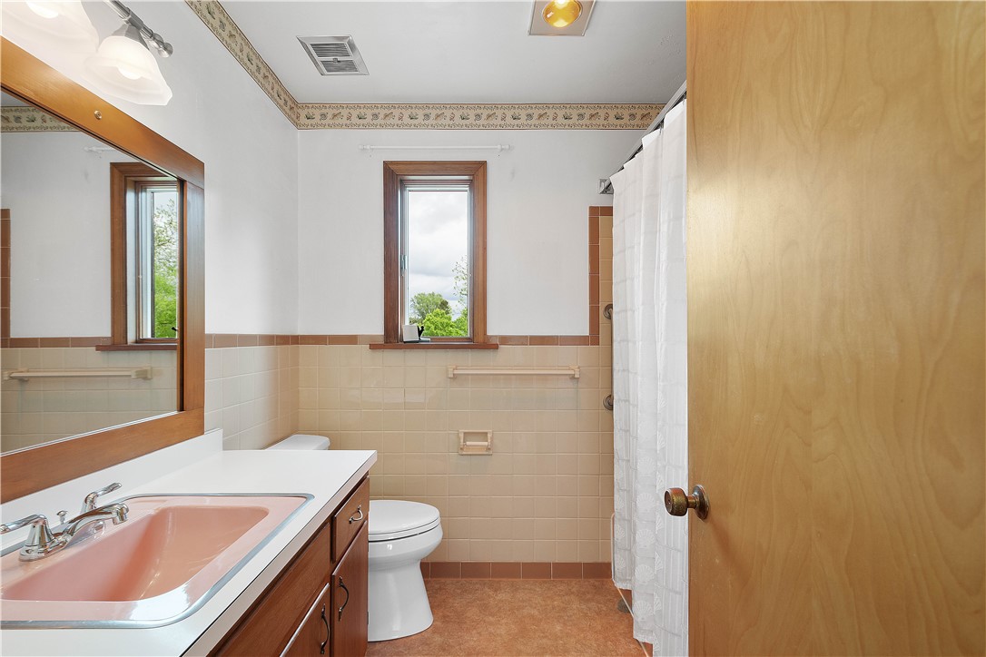 Peters Twp, Pennsylvania 15367, United States, 4 Bedrooms Bedrooms, ,3 BathroomsBathrooms,Residential,Pending,57852