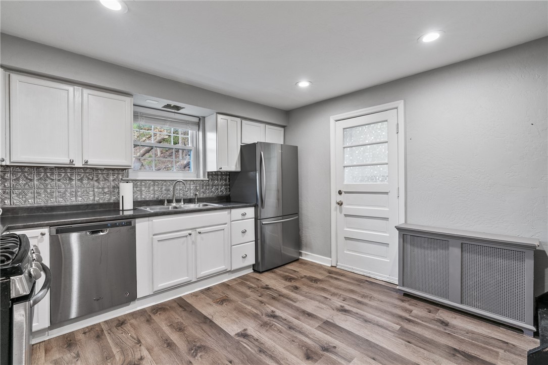 Shaler, Pennsylvania 15223, United States, 2 Bedrooms Bedrooms, ,2 BathroomsBathrooms,Residential,Contingent,116535