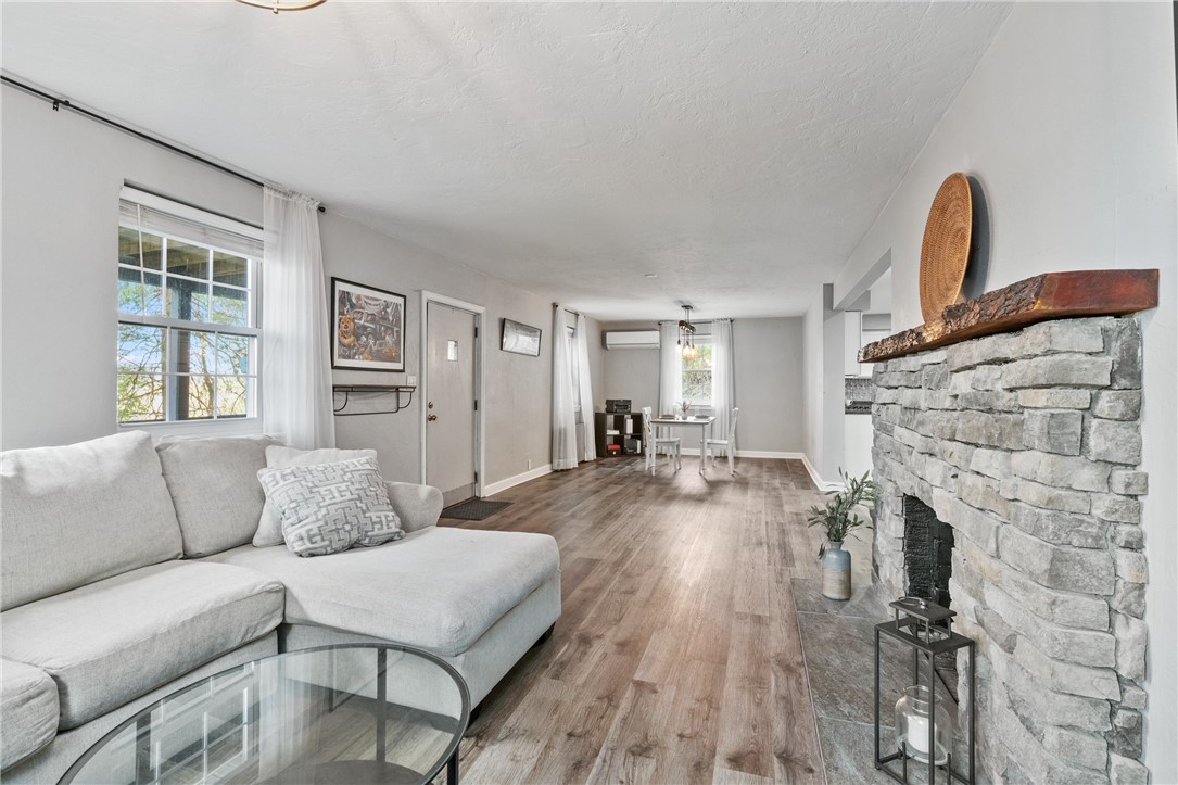 Shaler, Pennsylvania 15223, United States, 2 Bedrooms Bedrooms, ,2 BathroomsBathrooms,Residential,Contingent,116535