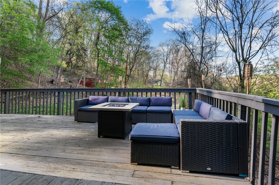 Shaler, Pennsylvania 15223, United States, 2 Bedrooms Bedrooms, ,2 BathroomsBathrooms,Residential,Contingent,116535