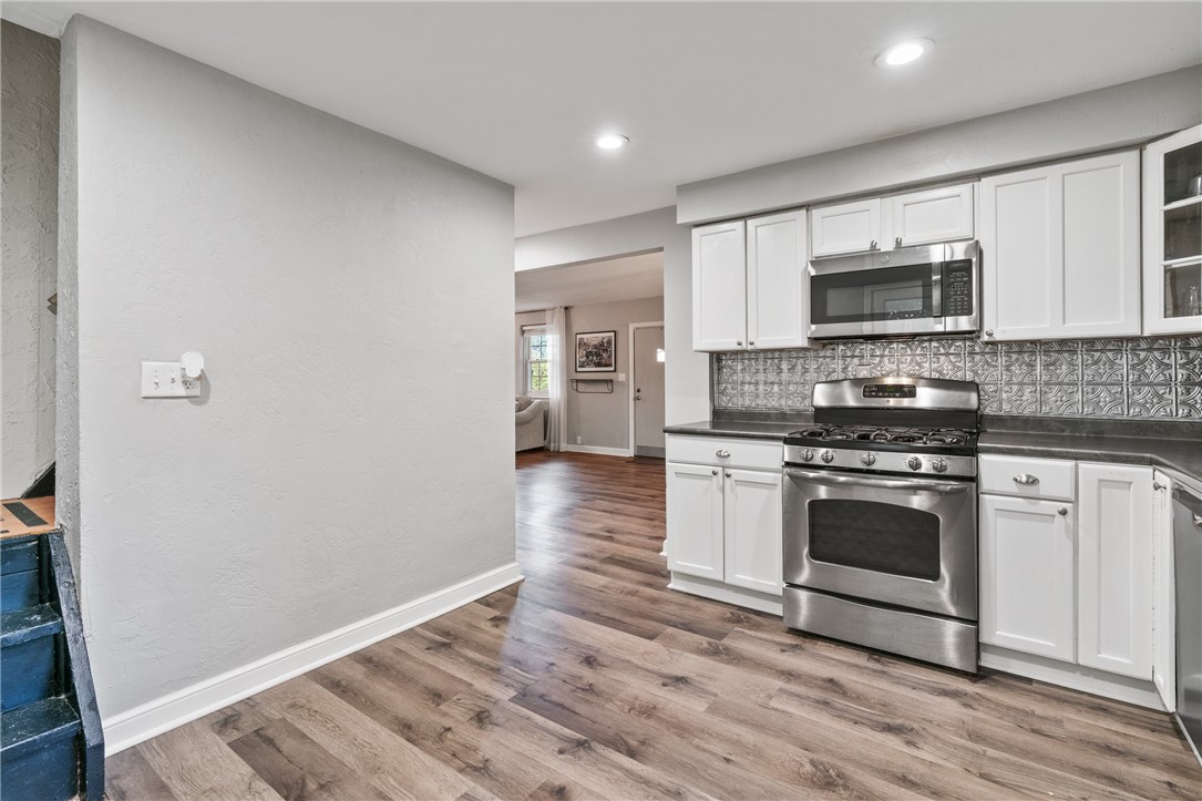 Shaler, Pennsylvania 15223, United States, 2 Bedrooms Bedrooms, ,2 BathroomsBathrooms,Residential,Contingent,116535