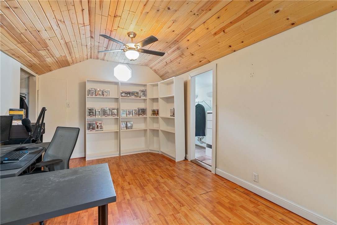 Shaler, Pennsylvania 15223, United States, 2 Bedrooms Bedrooms, ,2 BathroomsBathrooms,Residential,Contingent,116535