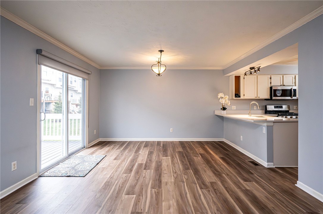 Greensburg, Pennsylvania 15601, United States, 3 Bedrooms Bedrooms, ,3 BathroomsBathrooms,Residential,Pending,5582