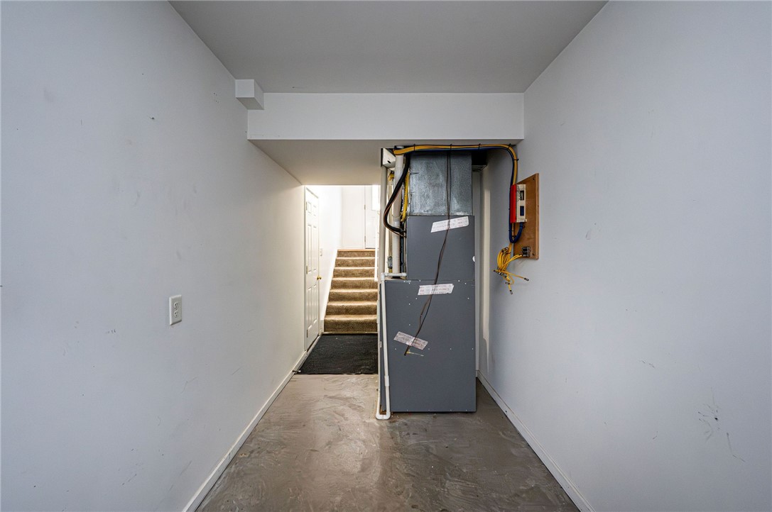 Greensburg, Pennsylvania 15601, United States, 3 Bedrooms Bedrooms, ,3 BathroomsBathrooms,Residential,Pending,5582