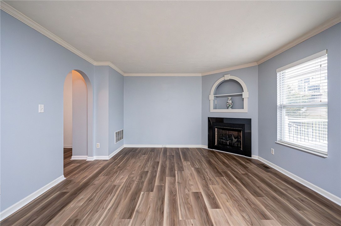 Greensburg, Pennsylvania 15601, United States, 3 Bedrooms Bedrooms, ,3 BathroomsBathrooms,Residential,Pending,5582