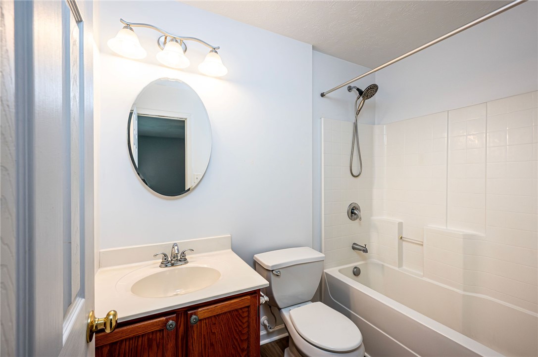 Greensburg, Pennsylvania 15601, United States, 3 Bedrooms Bedrooms, ,3 BathroomsBathrooms,Residential,Pending,5582