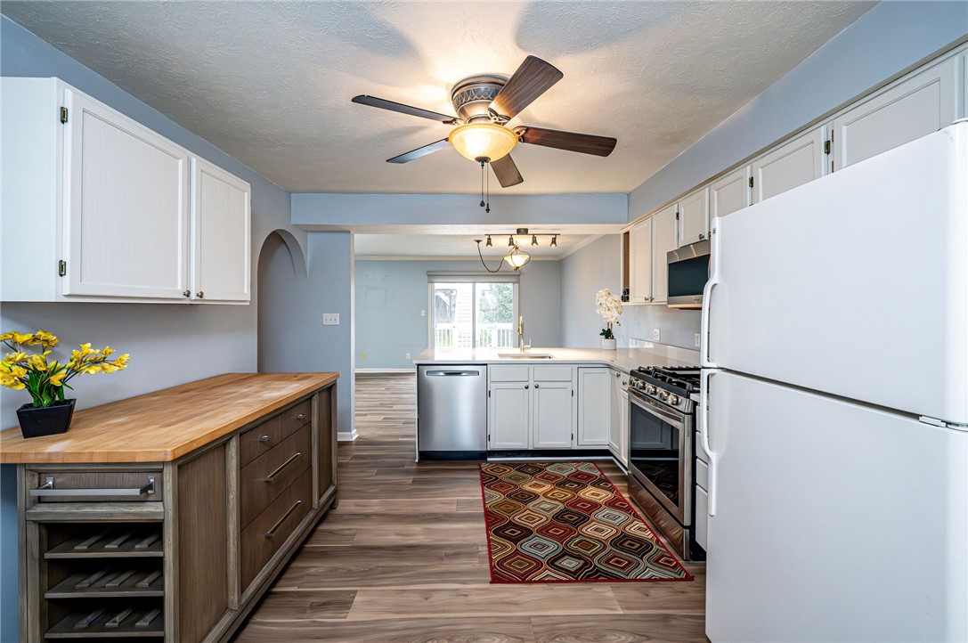 Greensburg, Pennsylvania 15601, United States, 3 Bedrooms Bedrooms, ,3 BathroomsBathrooms,Residential,Pending,5582