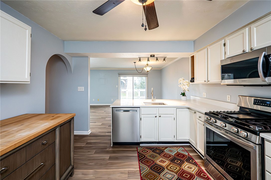 Greensburg, Pennsylvania 15601, United States, 3 Bedrooms Bedrooms, ,3 BathroomsBathrooms,Residential,Pending,5582