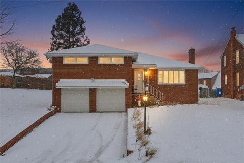 Photo of 517 Brierly Ln, Homestead, PA 15120 (MLS # 1735648)