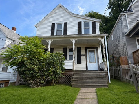Homes For Sale - 921 Crescent Ave Ave<br/> Lawrence County, Ellwood City, PA 16117