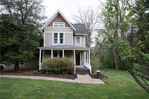 Photo of 1508 Woodland Ave, Glenshaw, PA 15116 (MLS # 1752572)