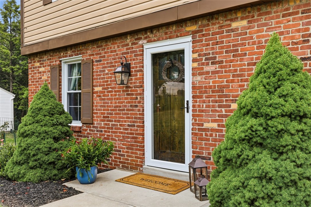 1391 Magee Rd