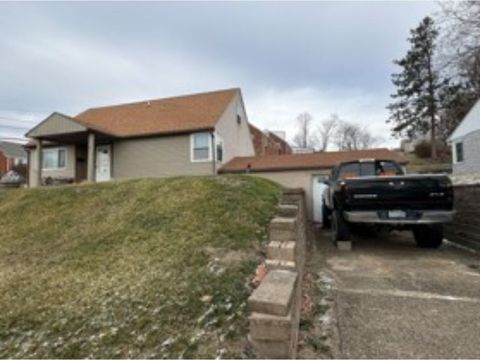 Photo of 1406 Pike St, Mckeesport, PA 15133 (MLS # 1745787)