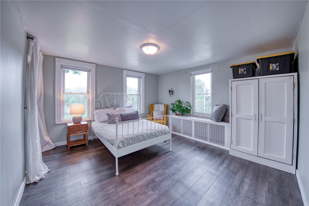 Lincoln Place, Pennsylvania 15207, United States, 3 Bedrooms Bedrooms, ,2 BathroomsBathrooms,Residential,Contingent,175569