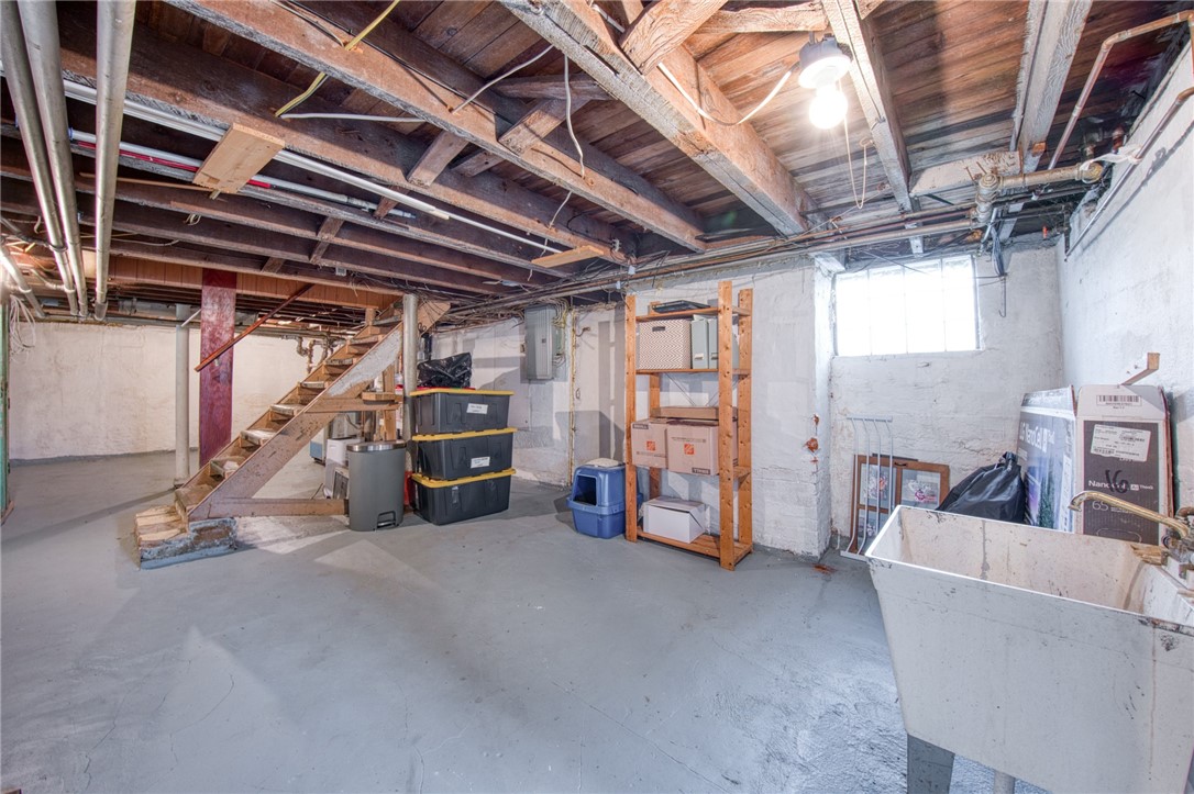 Lincoln Place, Pennsylvania 15207, United States, 3 Bedrooms Bedrooms, ,2 BathroomsBathrooms,Residential,Contingent,175569