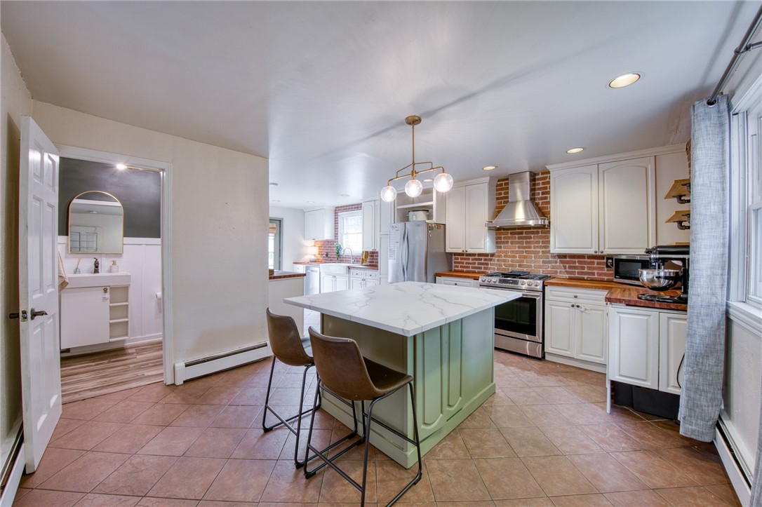 Lincoln Place, Pennsylvania 15207, United States, 3 Bedrooms Bedrooms, ,2 BathroomsBathrooms,Residential,Contingent,175569