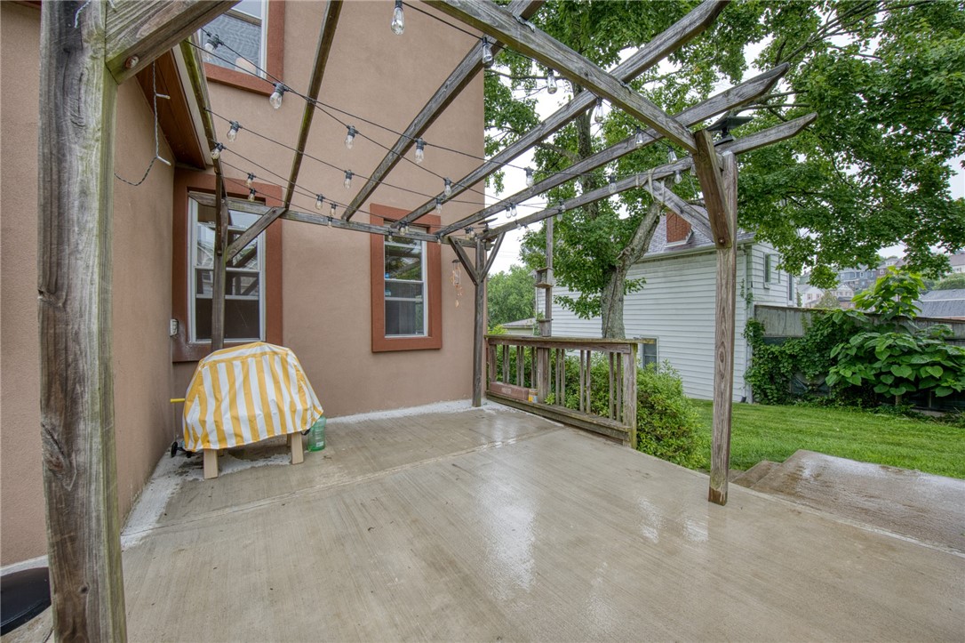 Lincoln Place, Pennsylvania 15207, United States, 3 Bedrooms Bedrooms, ,2 BathroomsBathrooms,Residential,Contingent,175569