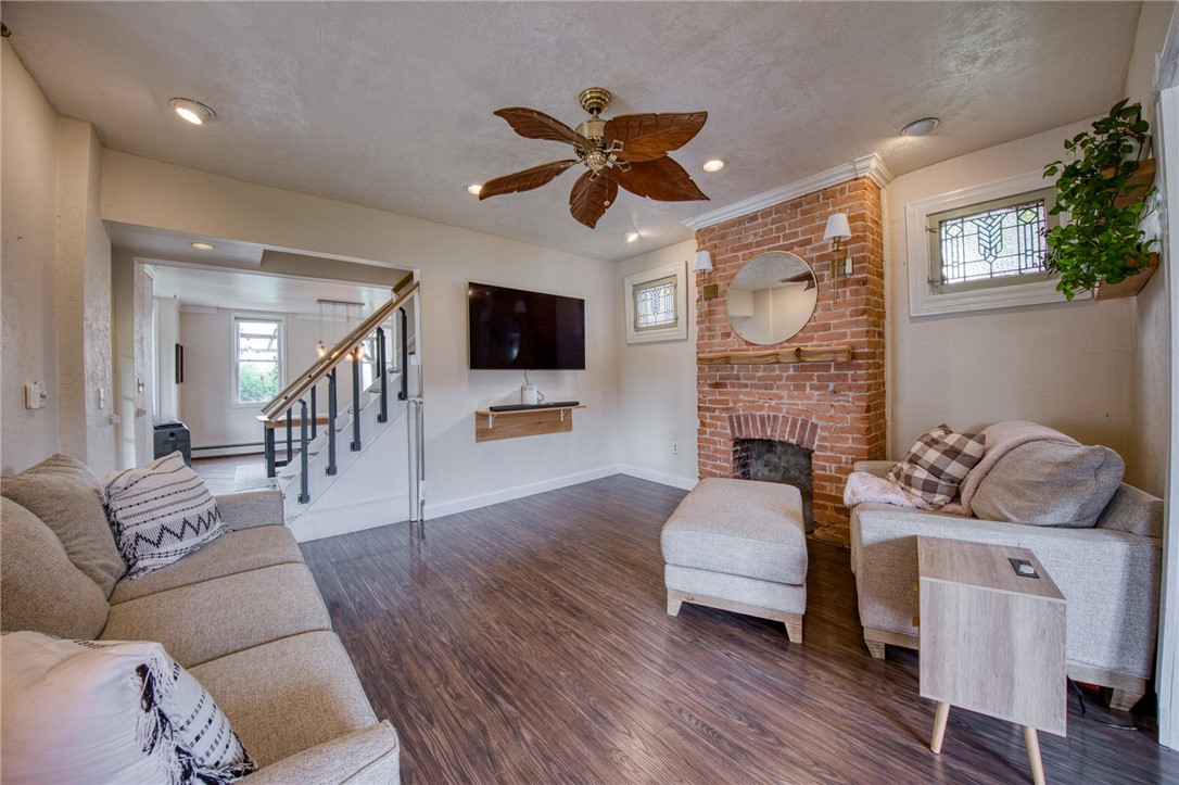 Lincoln Place, Pennsylvania 15207, United States, 3 Bedrooms Bedrooms, ,2 BathroomsBathrooms,Residential,Contingent,175569