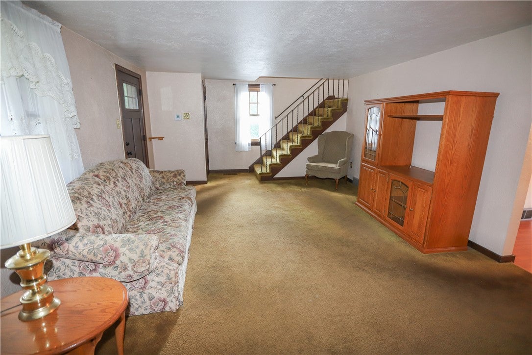 254 Arona Rd