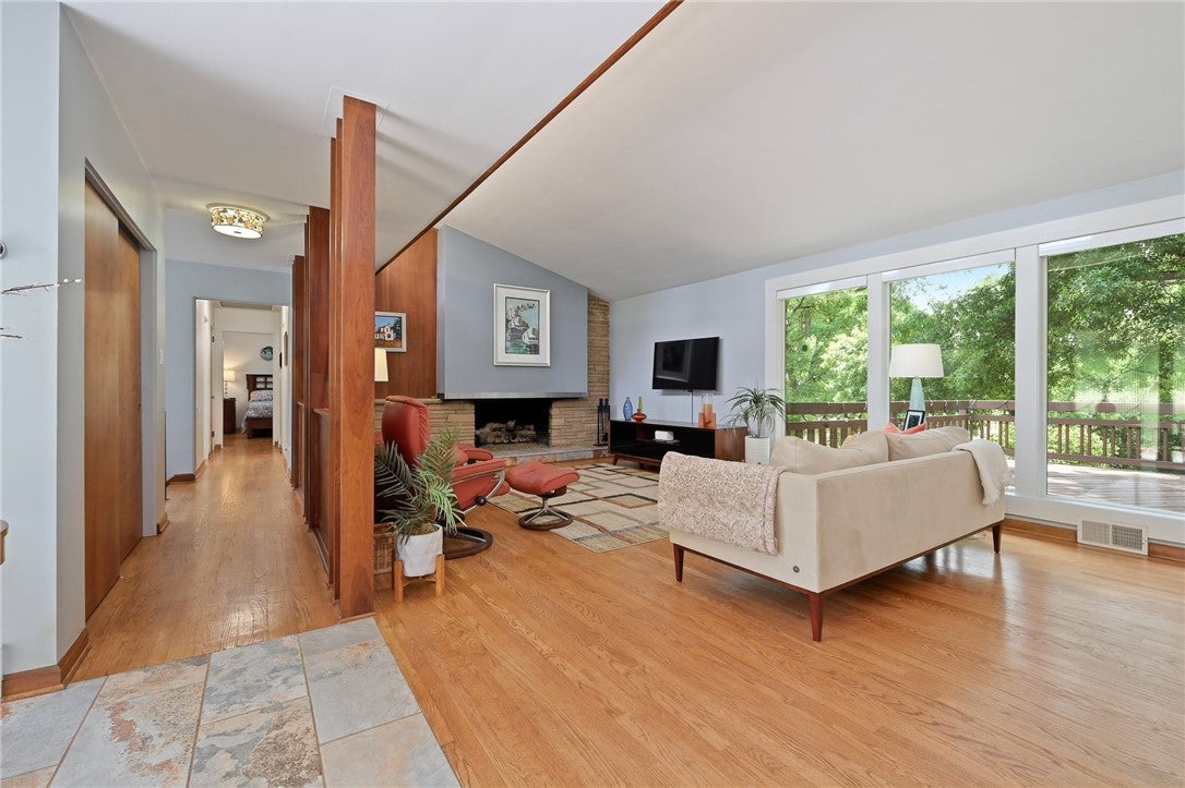 2349 James Dr