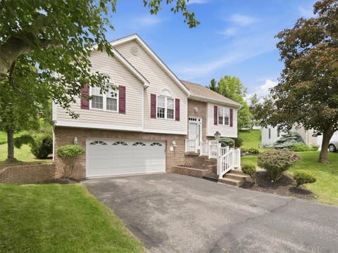 Homes For Sale - 8 Pristine Pl Pl<br/> Cecil, PA 15317