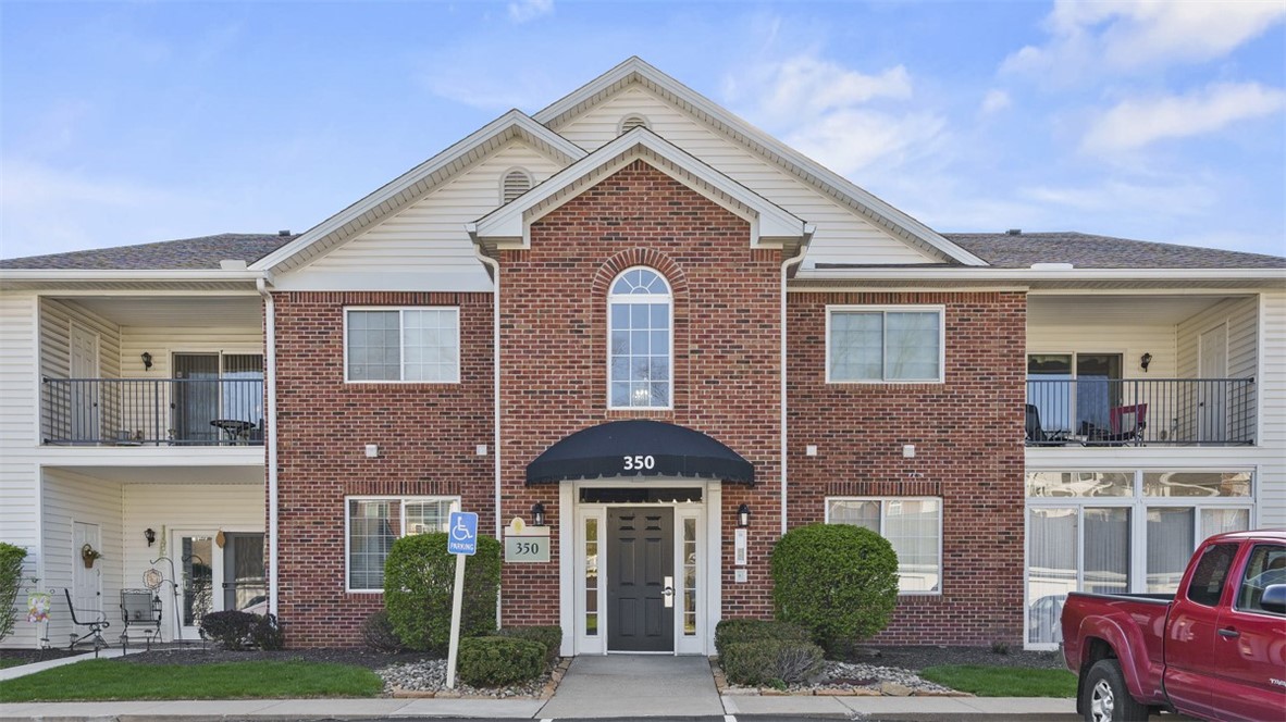 350 Hidden Ridge Ct Ct #204, South Park, Pennsylvania image 1