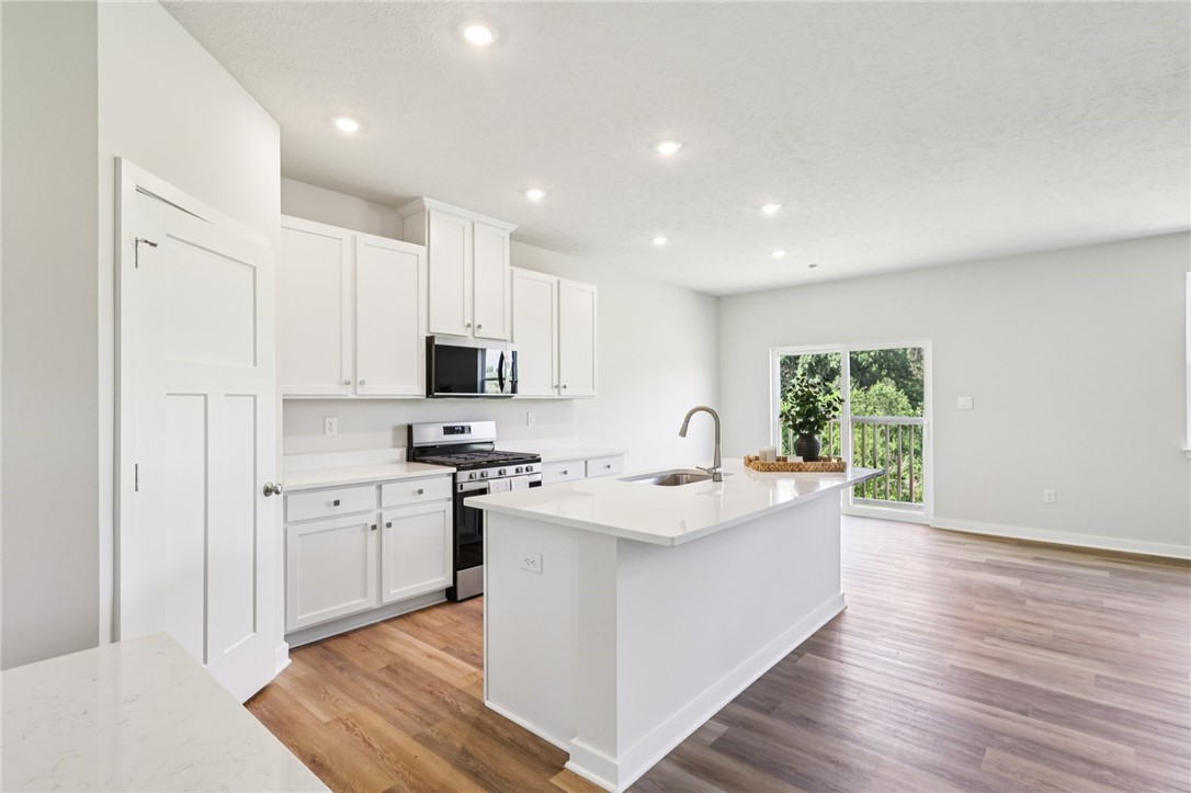 367 Leslie Farms Drive