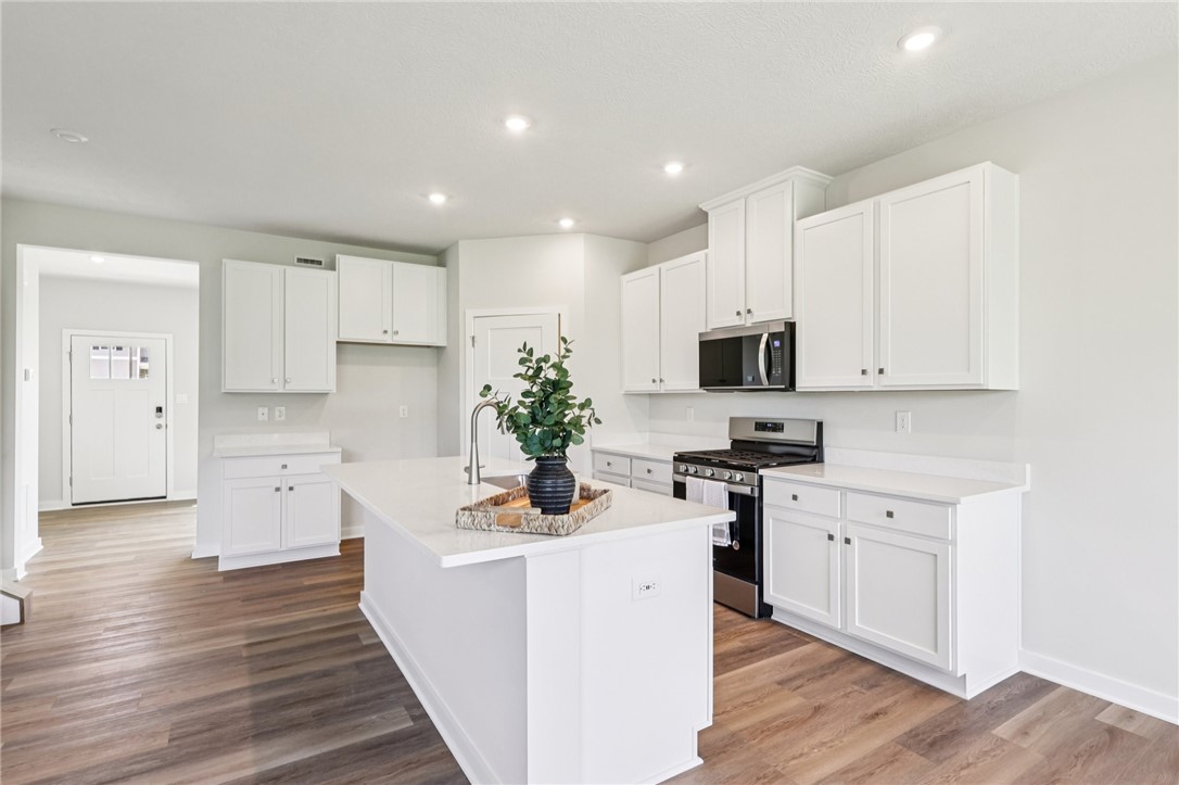 367 Leslie Farms Drive