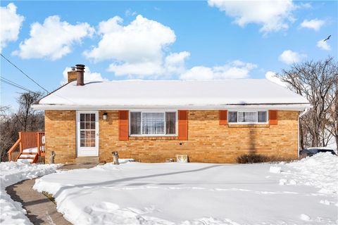 Photo of 7 Robin Del Dr, Pittsburgh, PA 15215 (MLS # 1739197)