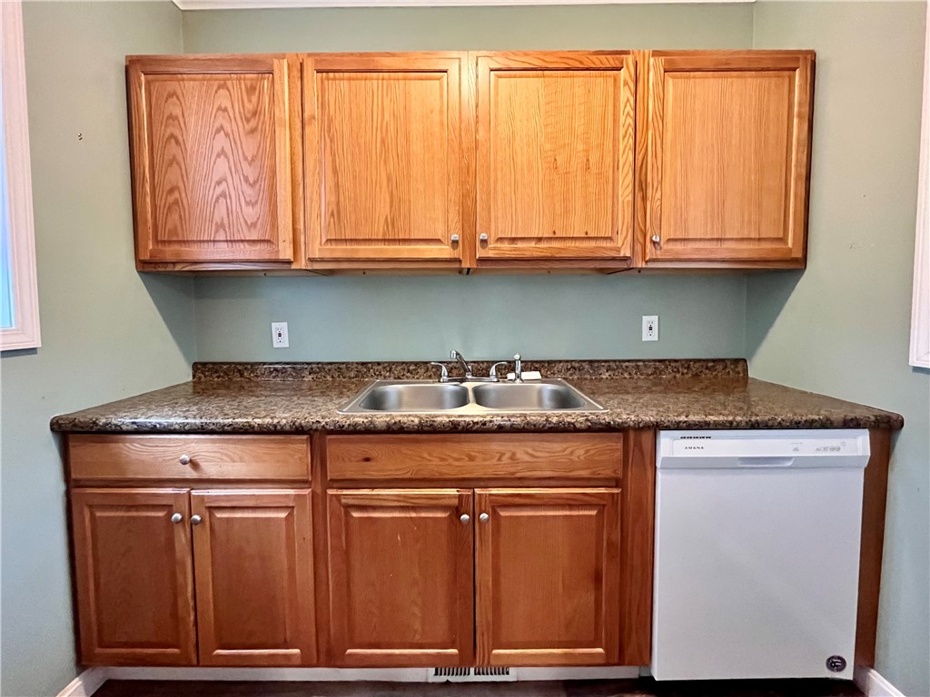 New Brighton, Pennsylvania 15066, United States, 2 Bedrooms Bedrooms, ,1 BathroomBathrooms,Residential,Active,144456